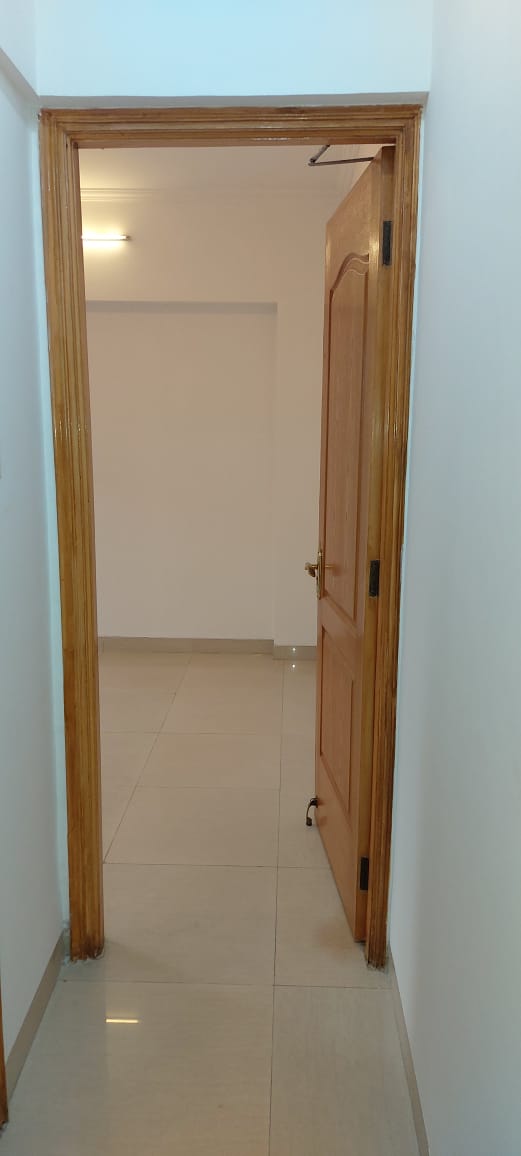 2 BHK Semi Furnished in Odina , Santacruz West